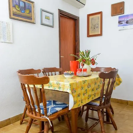 Apartman By The Sea Arbanija, Ciovo - 18624 *